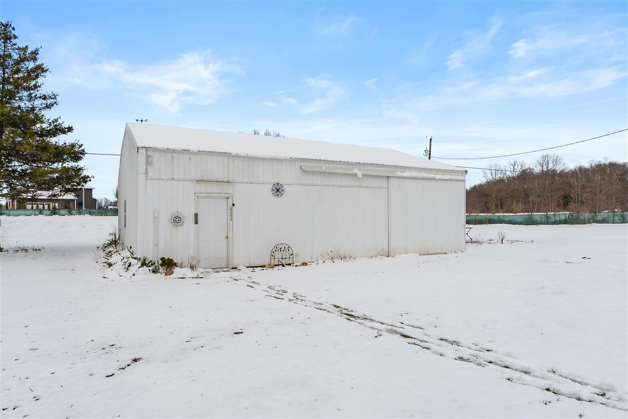 Homes for sale in Paw Paw, MI | 29324 58Th Ave, Paw Paw, MI 49079 | MLS# 70520480