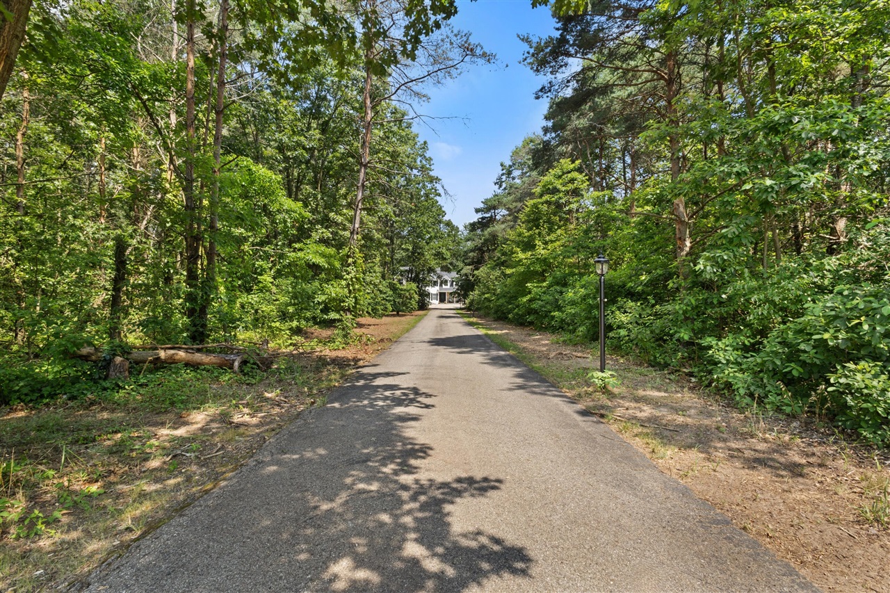 10720 W L Avenue, Kalamazoo, MI, 49009-5321