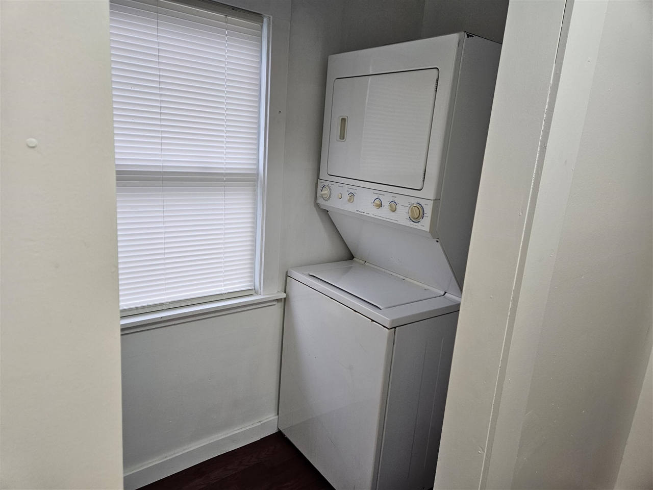 144 S Manning Street, Hillsdale, MI, 49242-2014