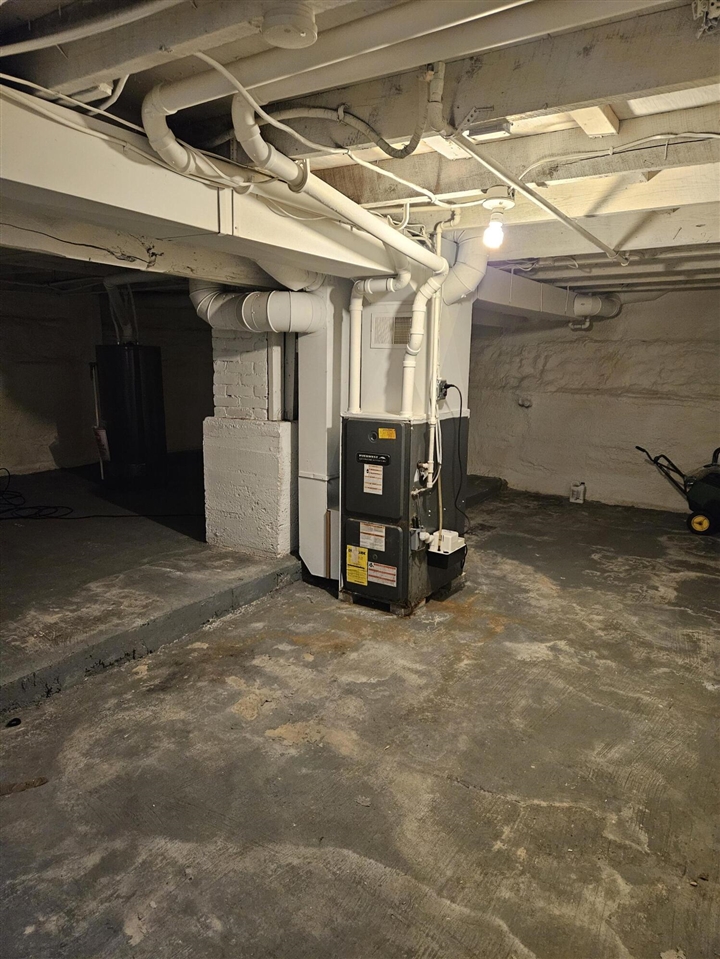 144 S Manning Street, Hillsdale, MI, 49242-2014