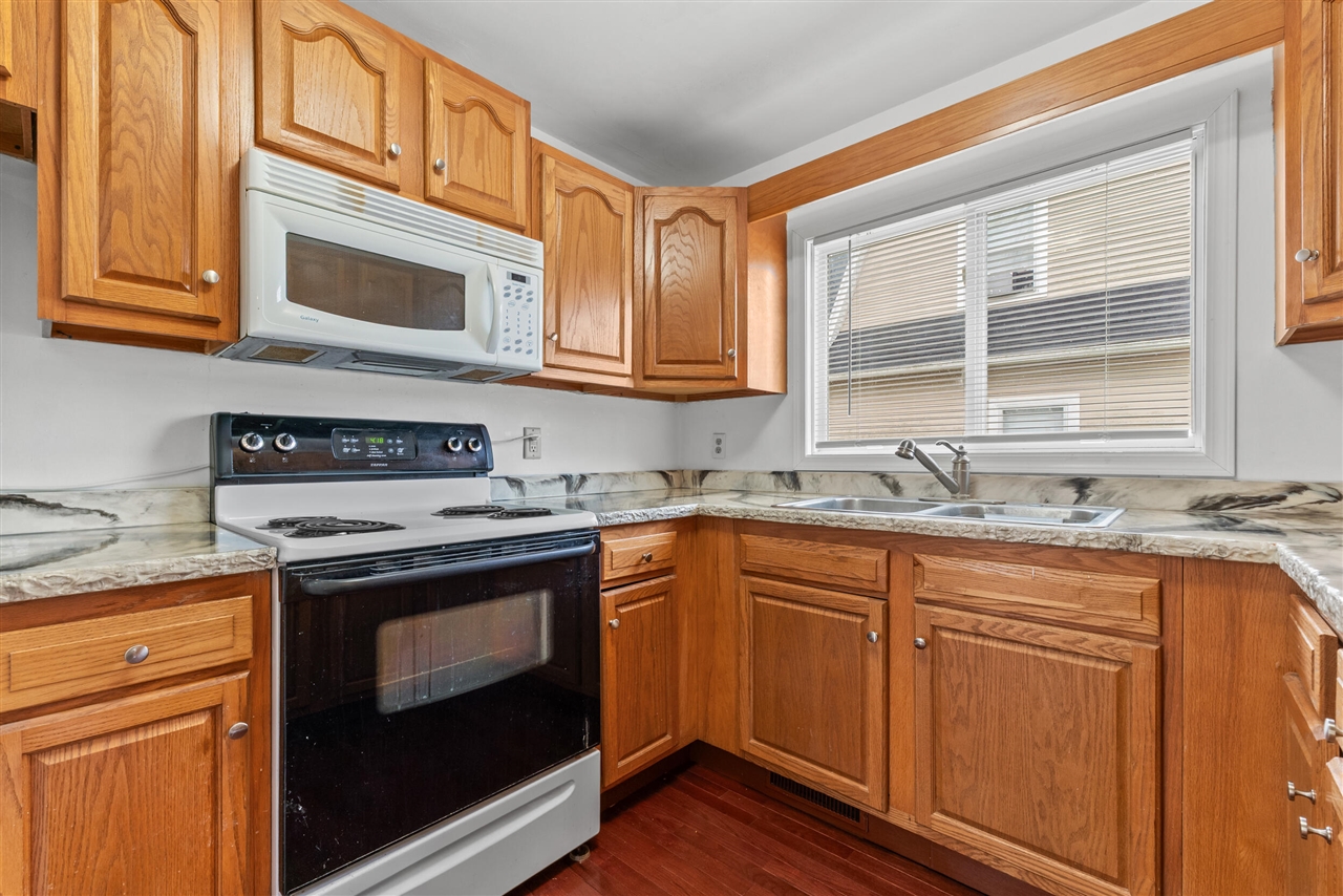 144 S Manning Street, Hillsdale, MI, 49242-2014