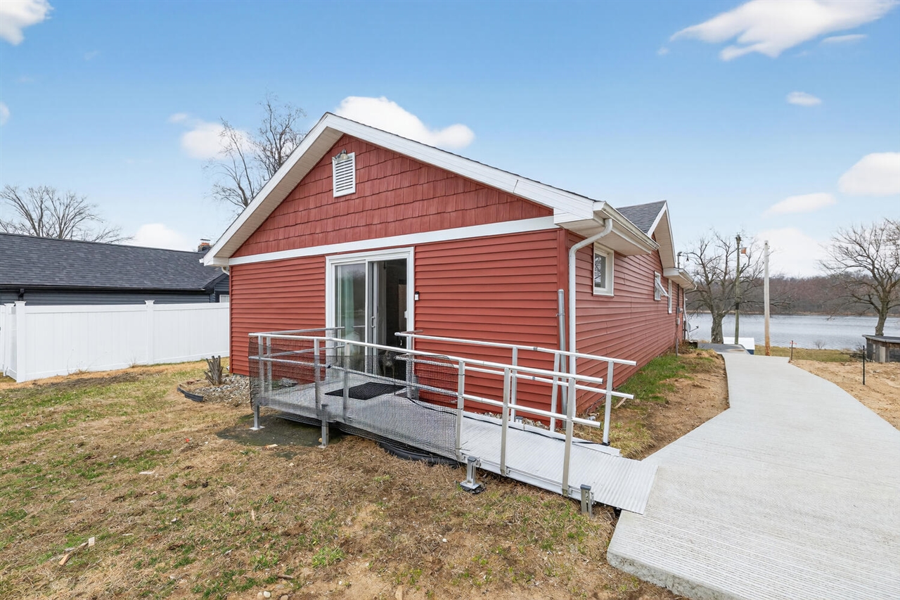 147 Dons Drive, Quincy, MI, 49082-8538