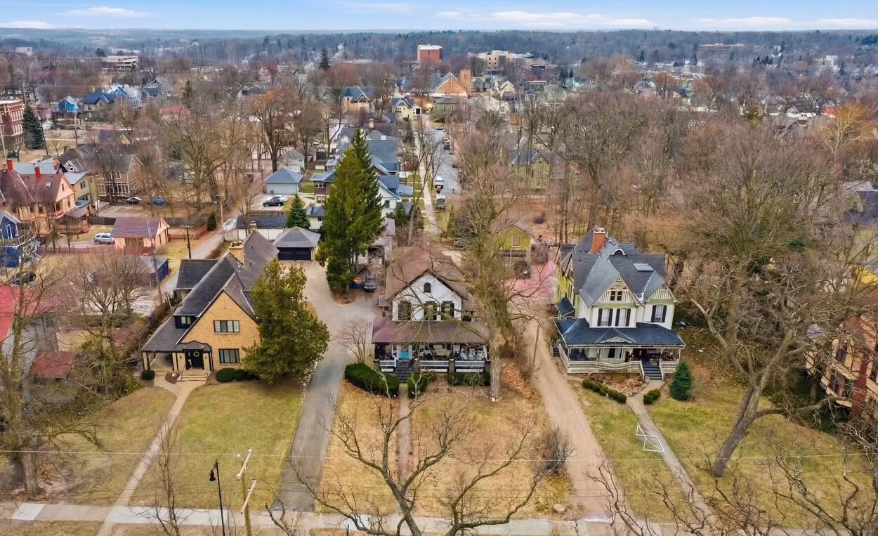 529 Fountain Street, Grand Rapids, MI, 49503-3421