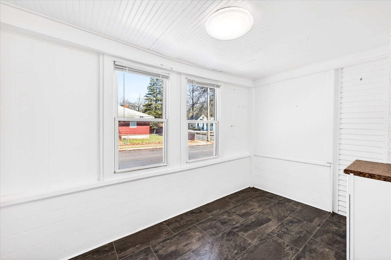 3201 6th Street, Muskegon, MI, 49444-2845