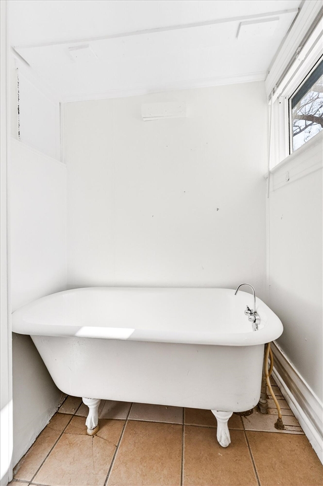 3201 6th Street, Muskegon, MI, 49444-2845