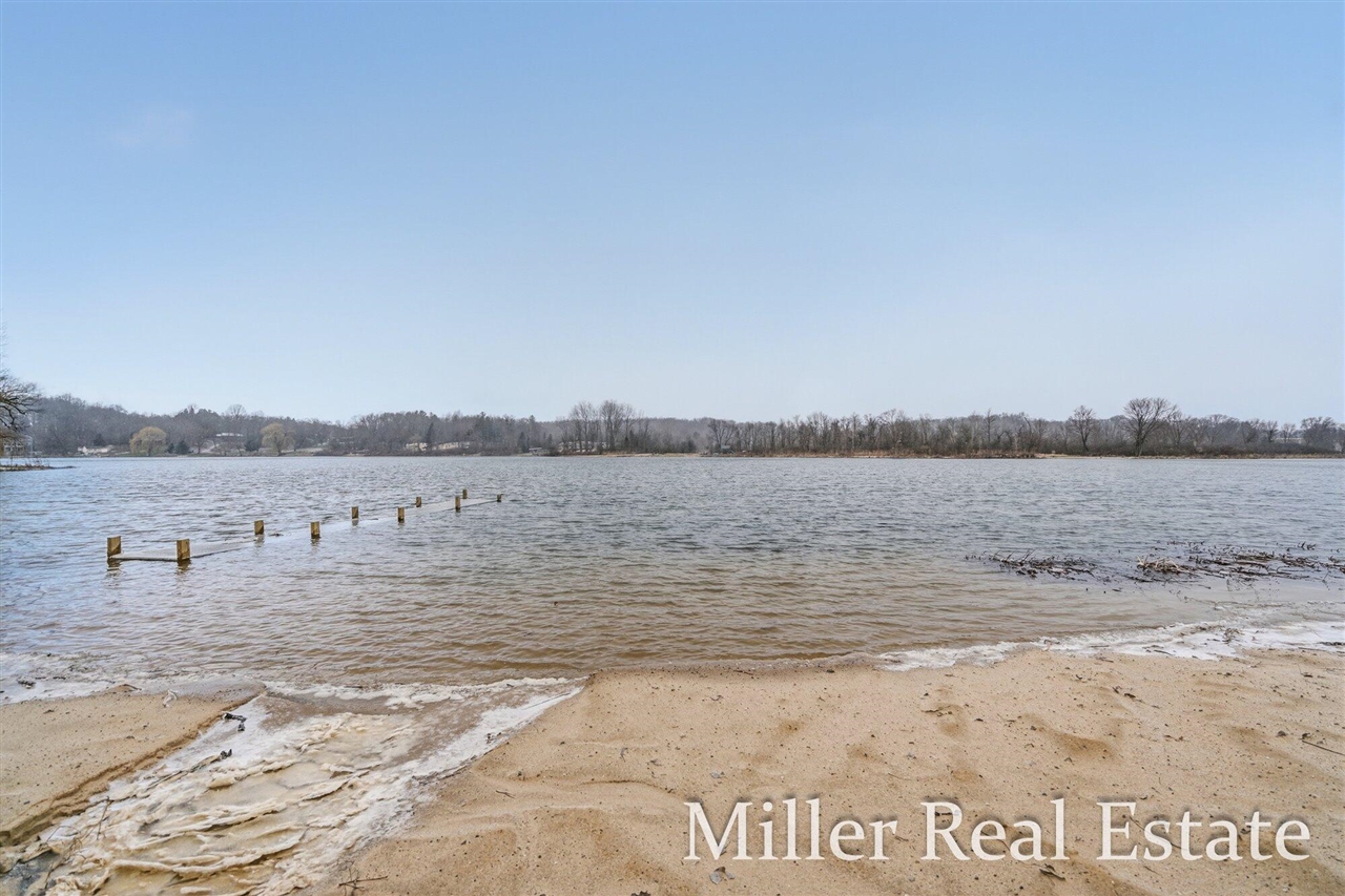 153 Sunset Drive, Dowling, MI, 49050