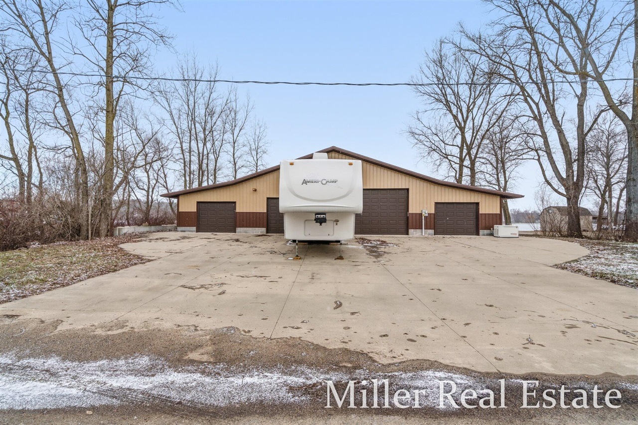 153 Sunset Drive, Dowling, MI, 49050