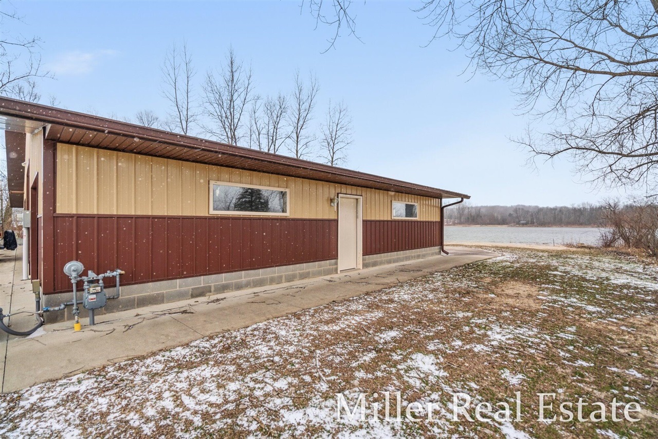 153 Sunset Drive, Dowling, MI, 49050
