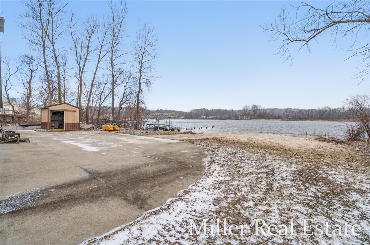153 Sunset Drive, Dowling, MI, 49050