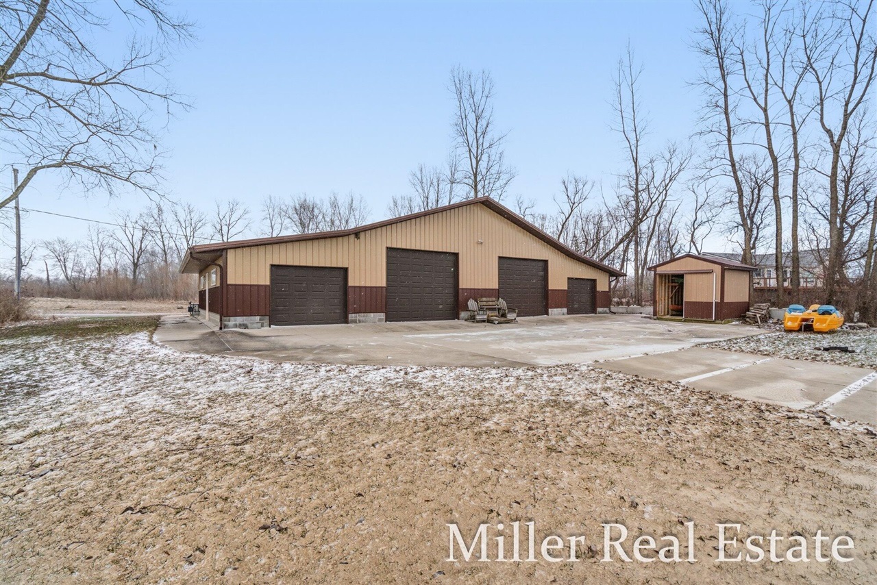 153 Sunset Drive, Dowling, MI, 49050