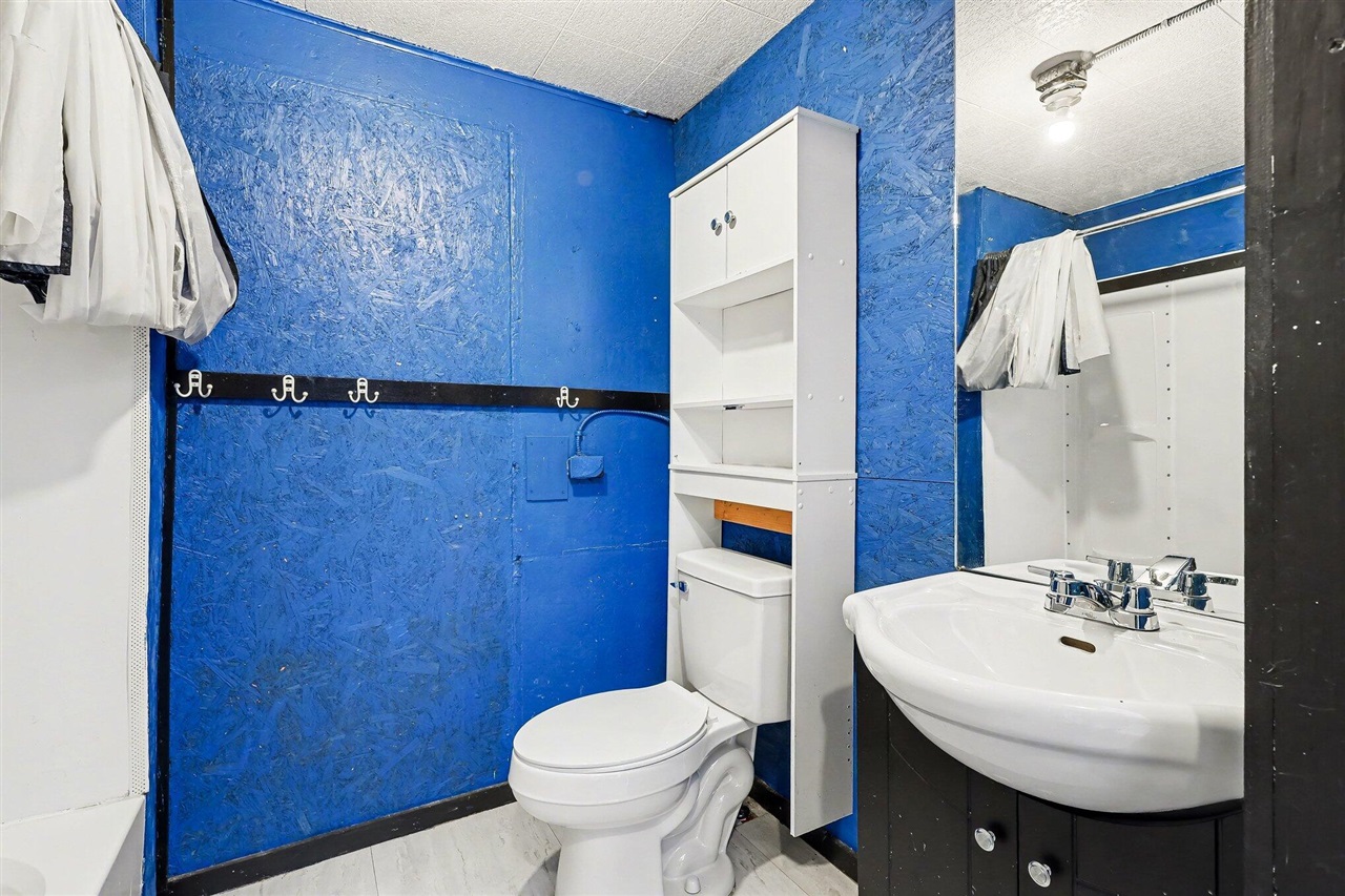 1259 E Apple Avenue, Muskegon, MI, 49442-3745