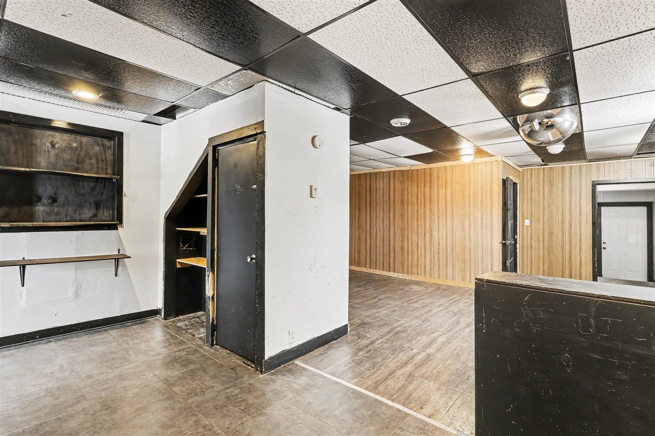 1259 E Apple Avenue, Muskegon, MI, 49442-3745