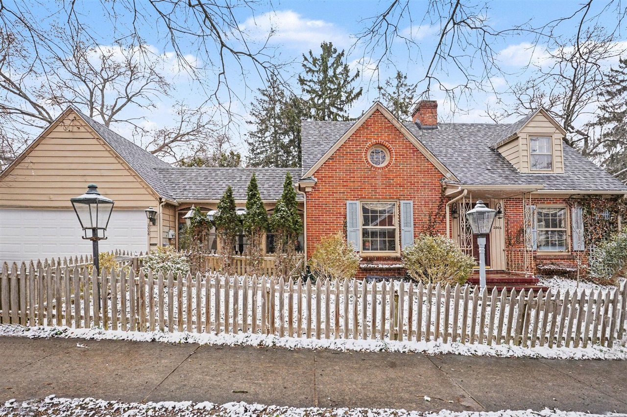 2006 Centeridge Road, Kalamazoo, MI, 49008-1747