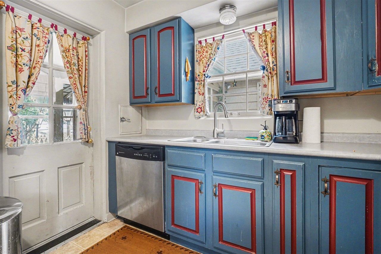 2006 Centeridge Road, Kalamazoo, MI, 49008-1747