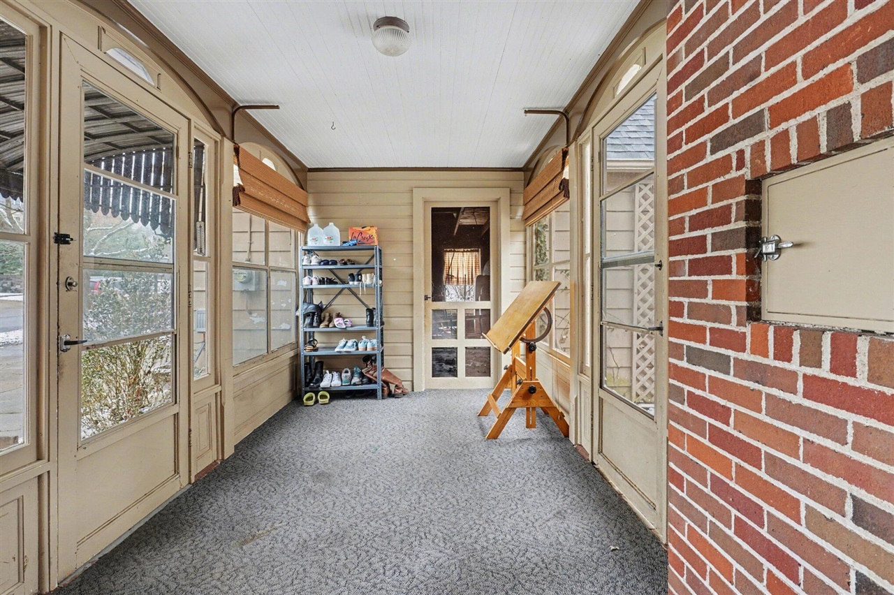 2006 Centeridge Road, Kalamazoo, MI, 49008-1747