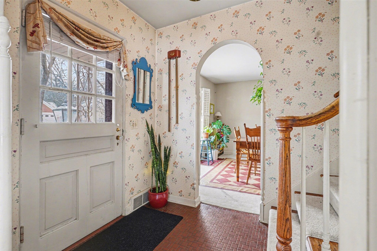 2006 Centeridge Road, Kalamazoo, MI, 49008-1747