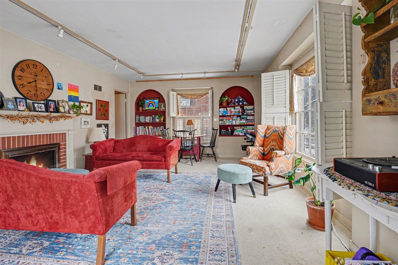 2006 Centeridge Road, Kalamazoo, MI, 49008-1747