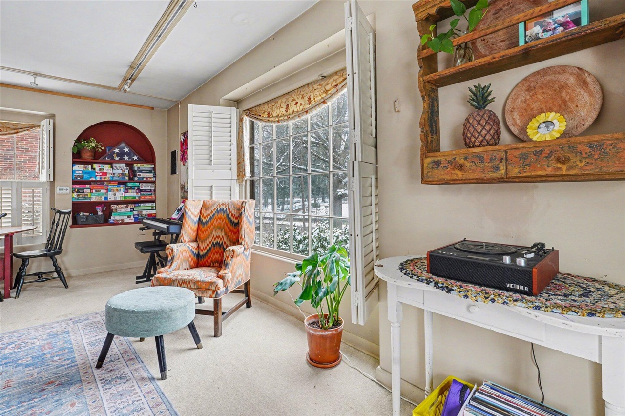 2006 Centeridge Road, Kalamazoo, MI, 49008-1747