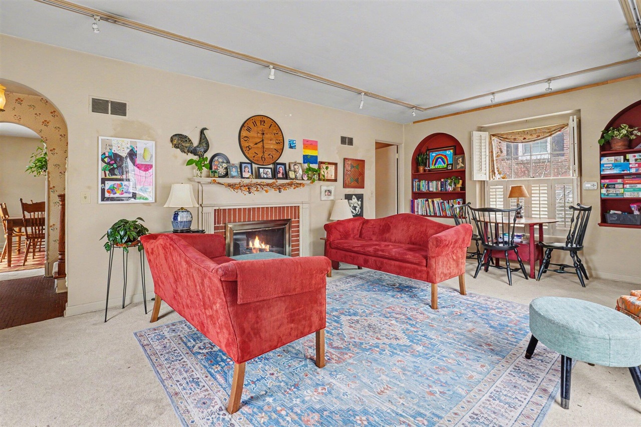 2006 Centeridge Road, Kalamazoo, MI, 49008-1747