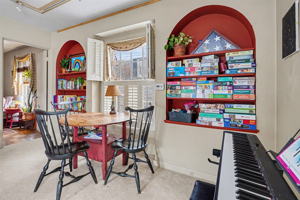 2006 Centeridge Road, Kalamazoo, MI, 49008-1747