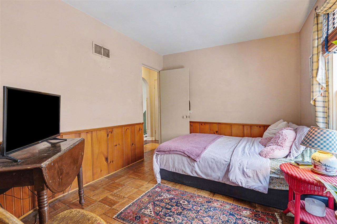 2006 Centeridge Road, Kalamazoo, MI, 49008-1747