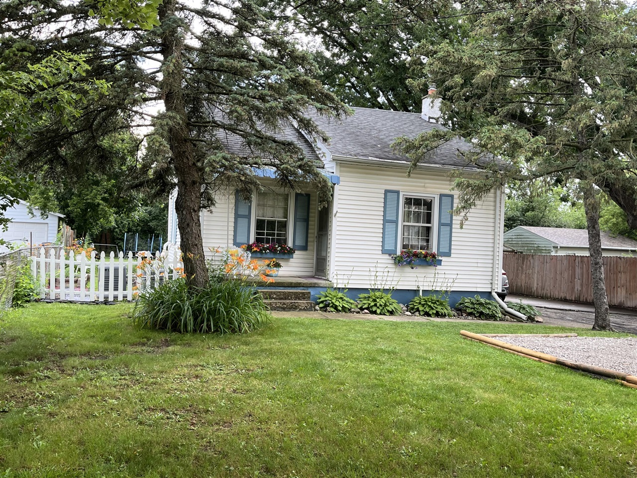 2714 Rochester Road, Royal Oak, MI, 48073 3639