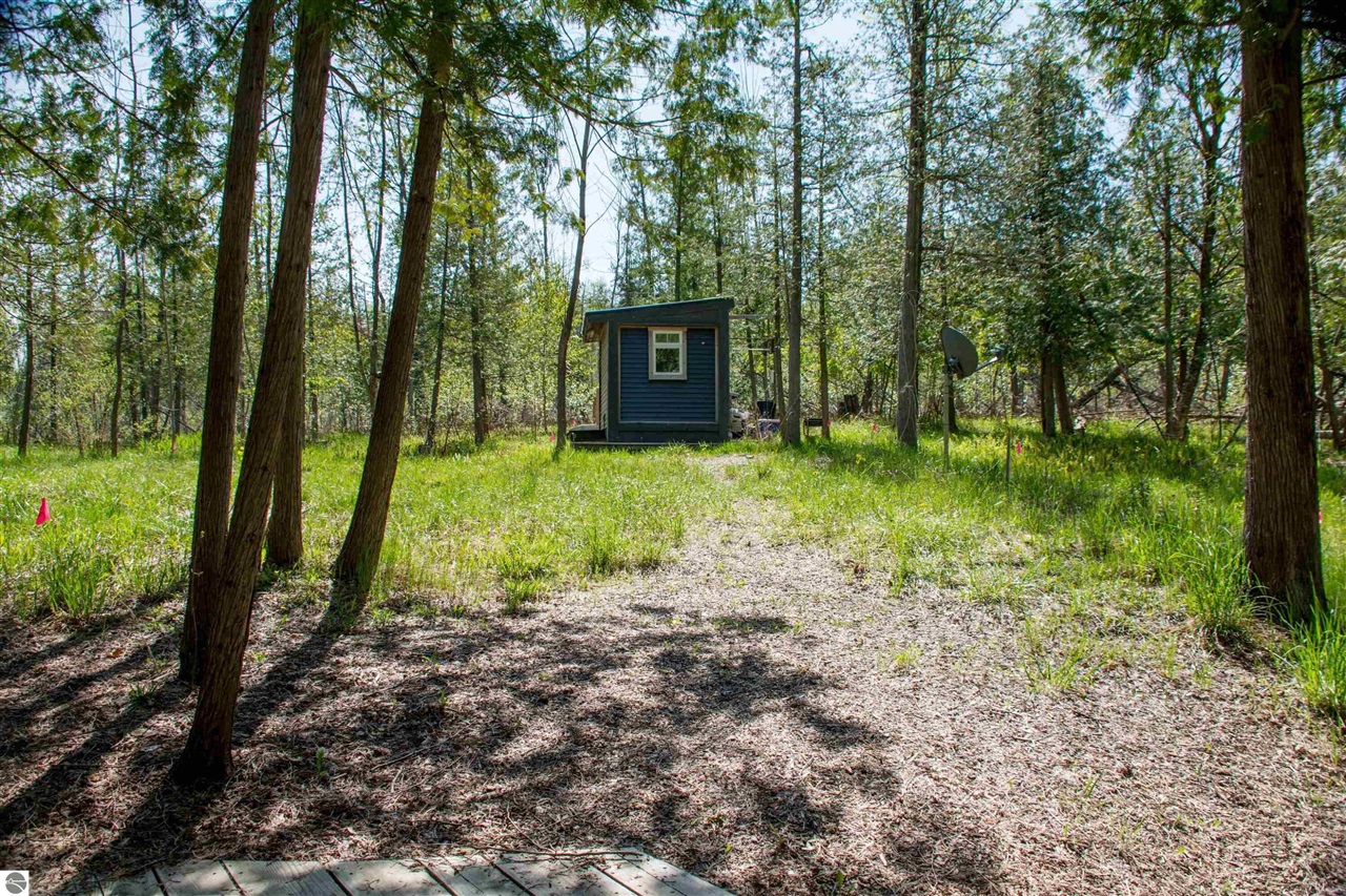 1436 Vanderlip Road, Traverse City, MI, 49686-8497