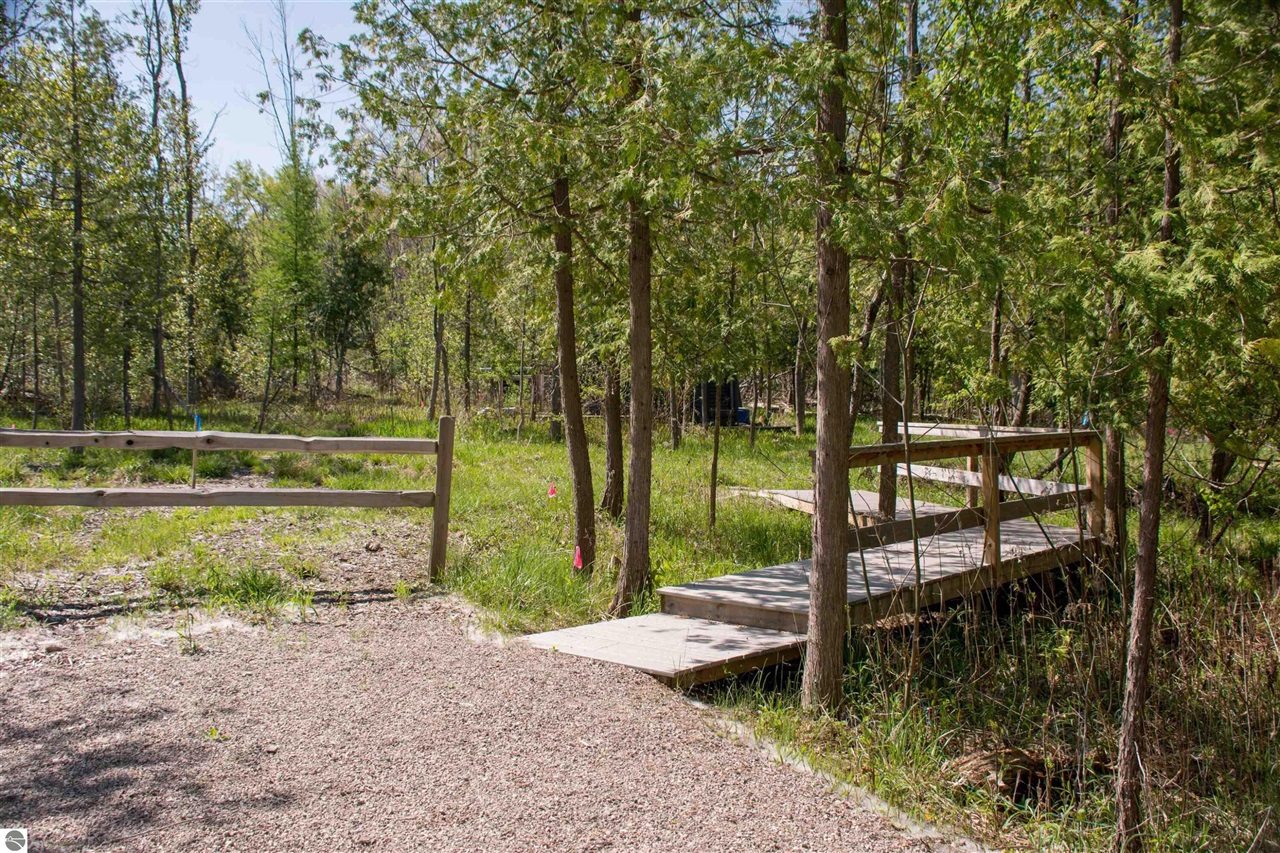 1436 Vanderlip Road, Traverse City, MI, 49686-8497