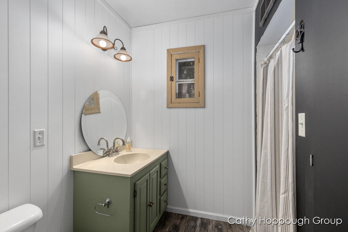 442 E Jones Street, Ionia, MI, 48846-1312