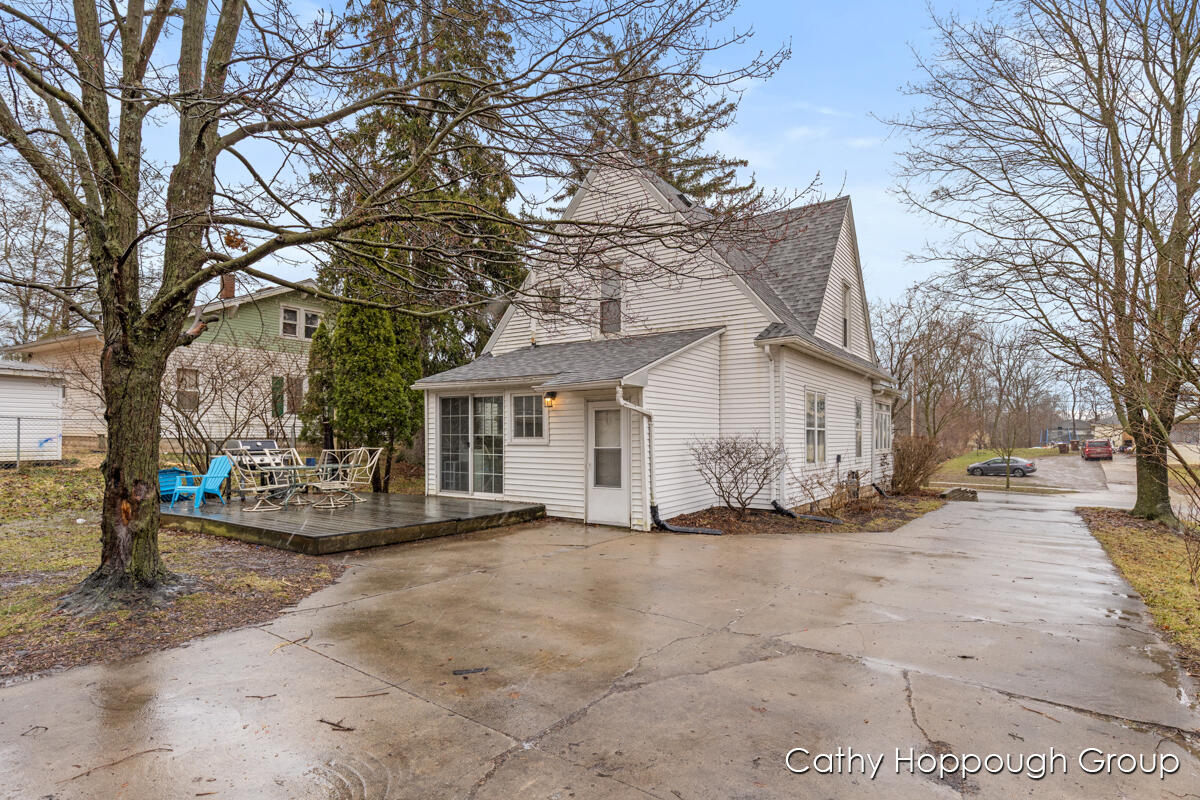 442 E Jones Street, Ionia, MI, 48846-1312