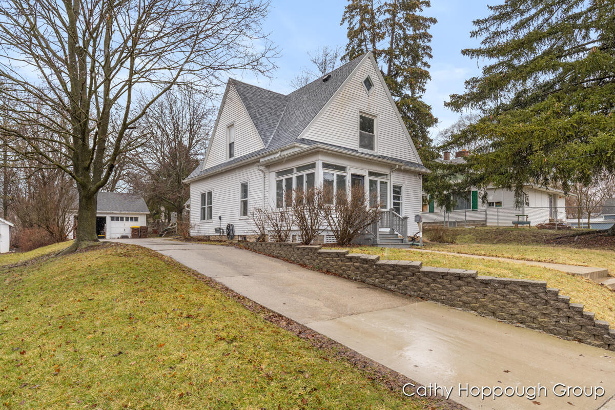 442 E Jones Street, Ionia, MI, 48846-1312