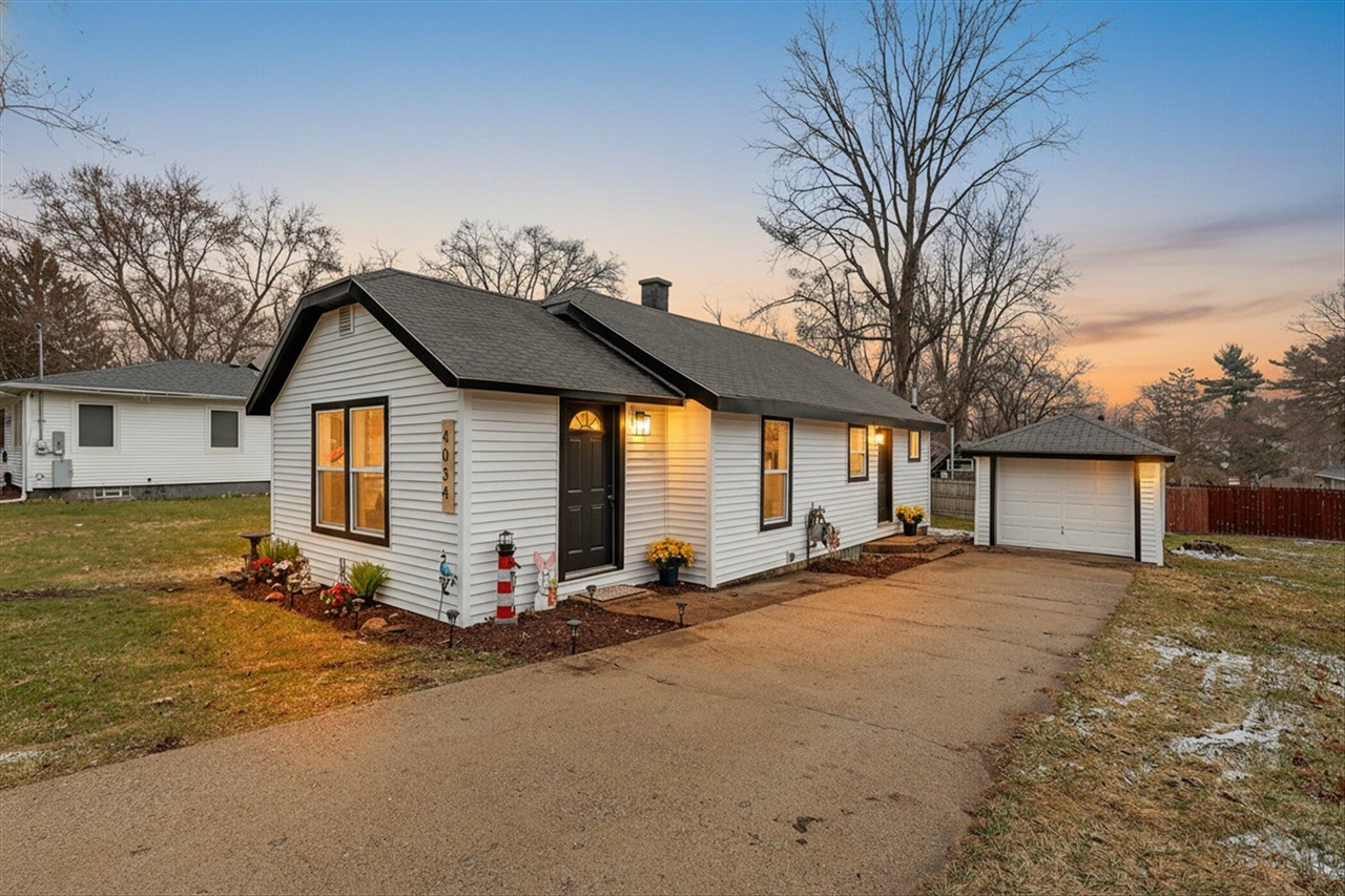 Homes for sale in Comstock Park, MI | 4034 Childs Ave, Comstock Park, MI 49321 | MLS# 70520586