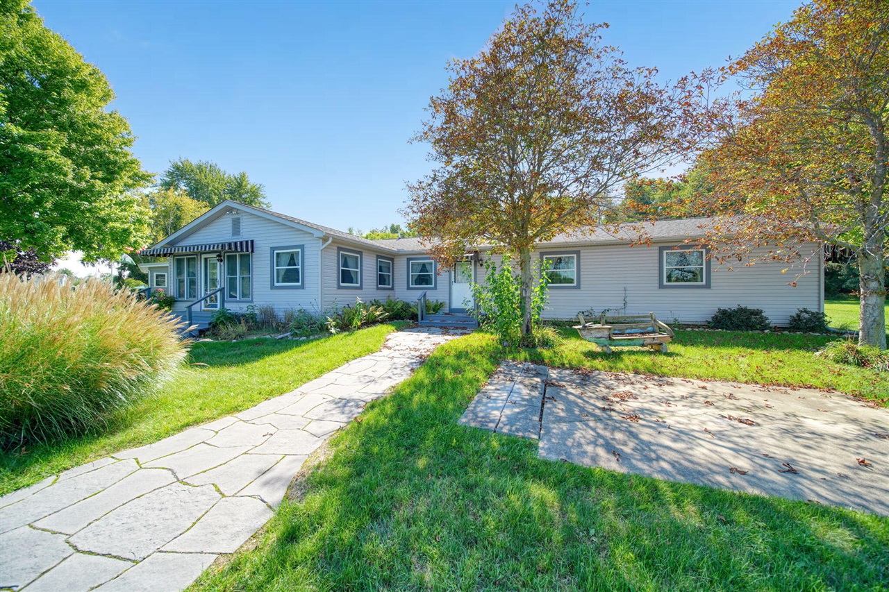 Photo 1 of Single family home for sale at 228 Oak Grv Dr, Brooklyn, MI 49230 | MLS# 70520615 | Listing updated on 2026-10-04