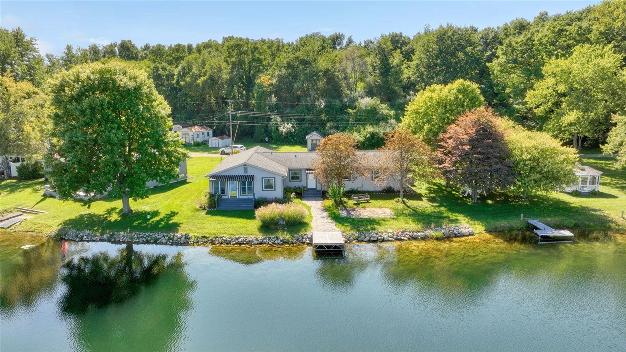 Photo 2 of Single family home for sale at 228 Oak Grv Dr, Brooklyn, MI 49230 | MLS# 70520615 | Listing updated on 2026-09-13