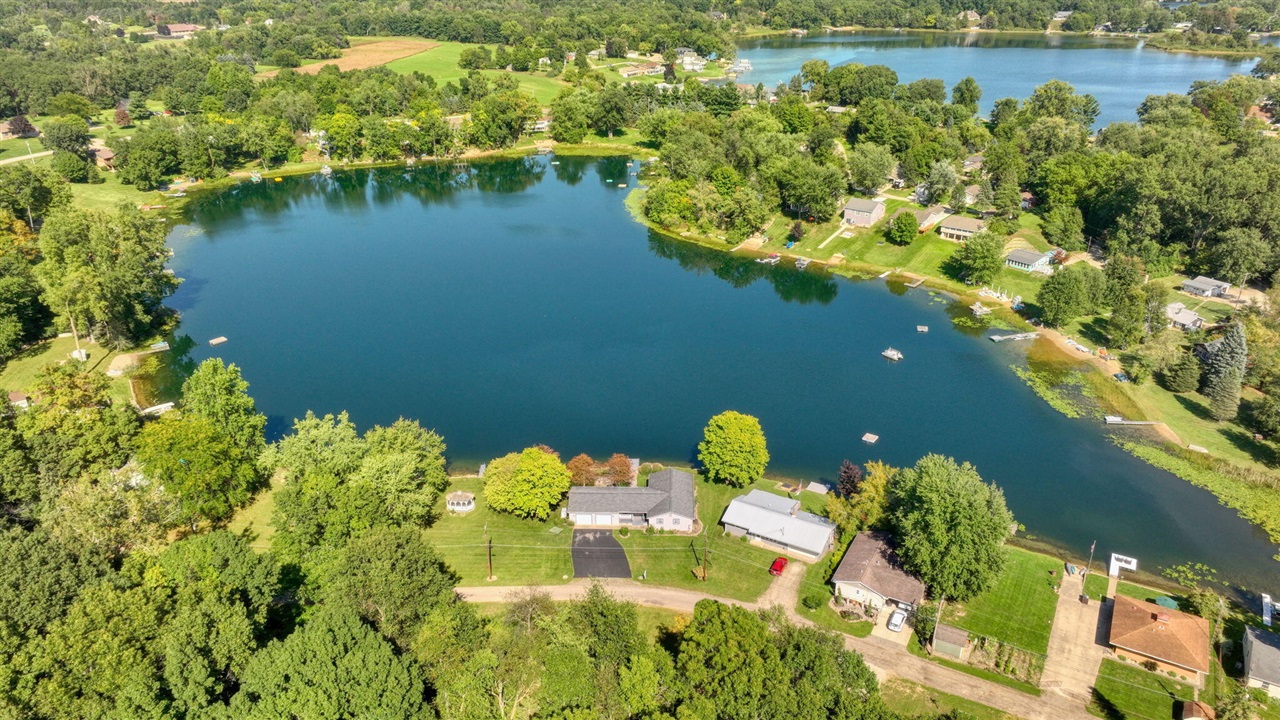 Photo 4 of Single family home for sale at 228 Oak Grv Dr, Brooklyn, MI 49230 | MLS# 70520615 | Listing updated on 2026-10-16