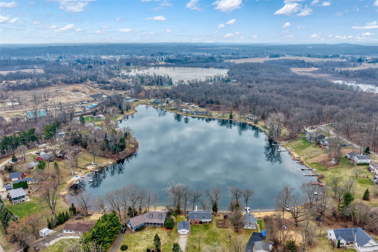 48th image of 228 Oak Grove Dr, Brooklyn, MI 49230 | MLS# 70520615