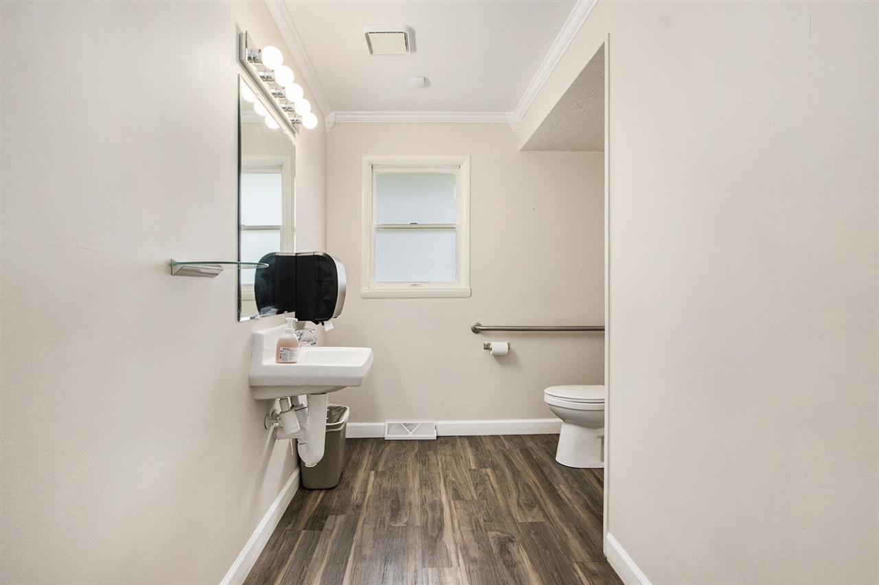 6281 Stadium Drive, Kalamazoo, MI, 49009-2011