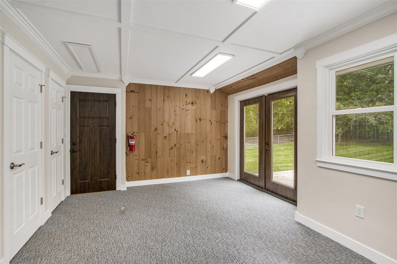 6281 Stadium Drive, Kalamazoo, MI, 49009-2011