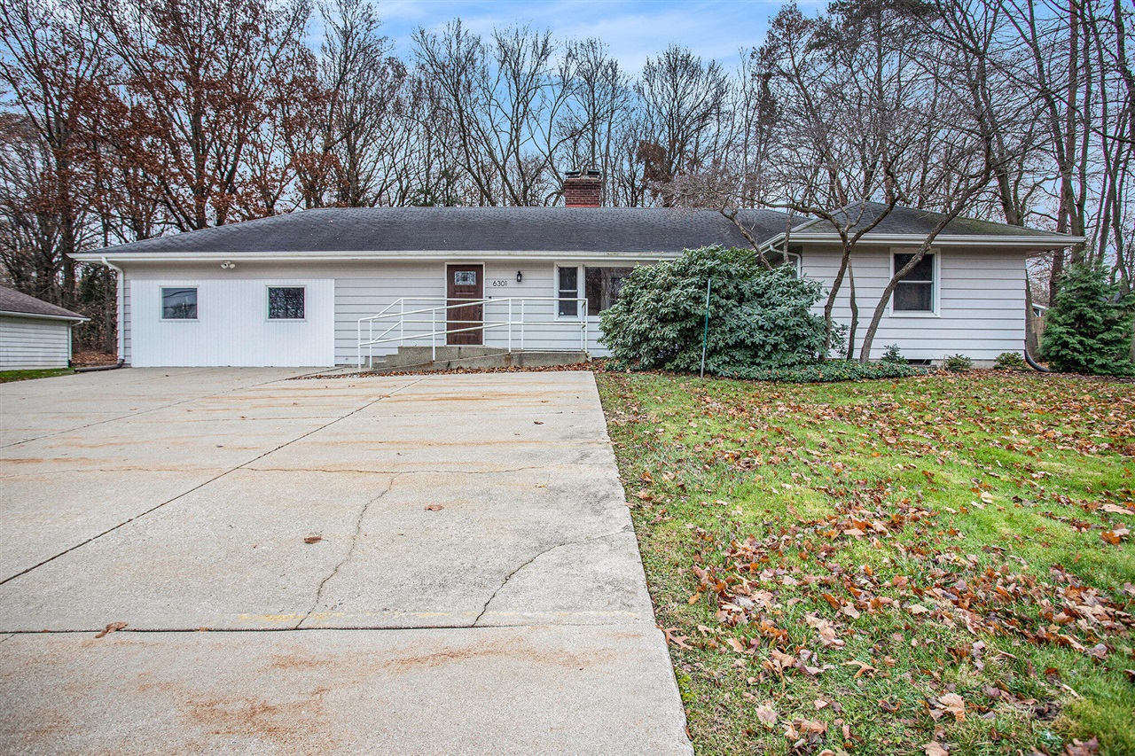 6281 Stadium Drive, Kalamazoo, MI, 49009-2011