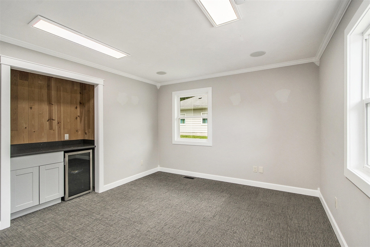 6281 Stadium Drive, Kalamazoo, MI, 49009-2011