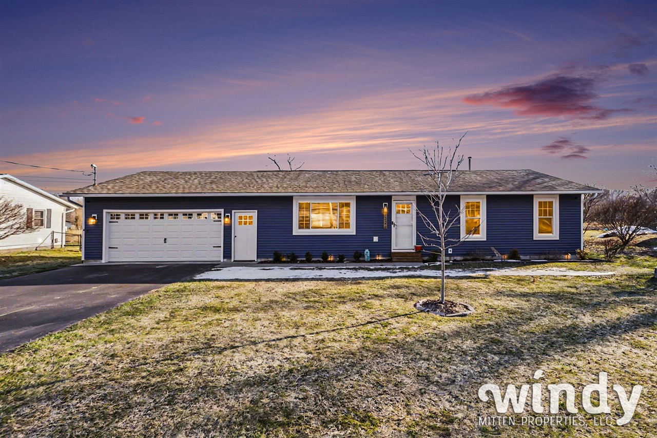 Homes for sale in Coloma, MI | 7226 Little Paw Paw Lake Rd, Coloma, MI 49038 | MLS# 70520707