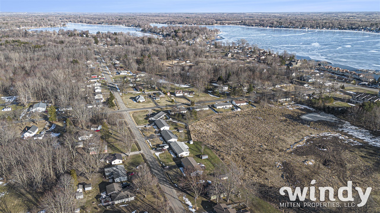 Homes for sale in Coloma, MI | 7226 Little Paw Paw Lake Rd, Coloma, MI 49038 | MLS# 70520707