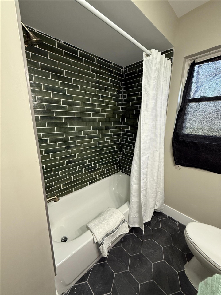 16540 Marlowe Street, Detroit, MI, 48235-4040