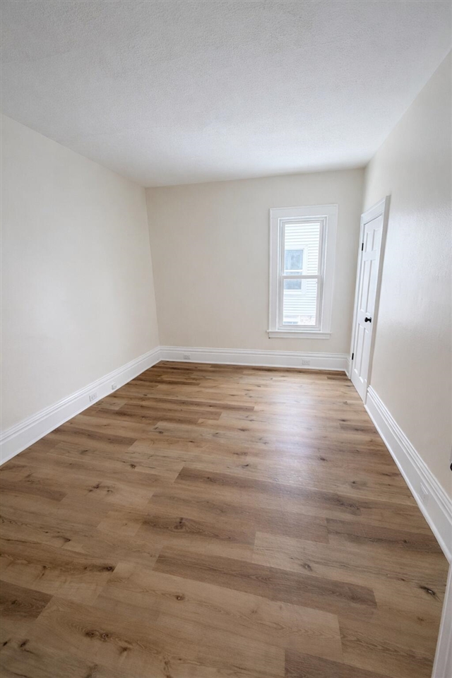 12 E 19th Street, Holland, MI, 49423-4227