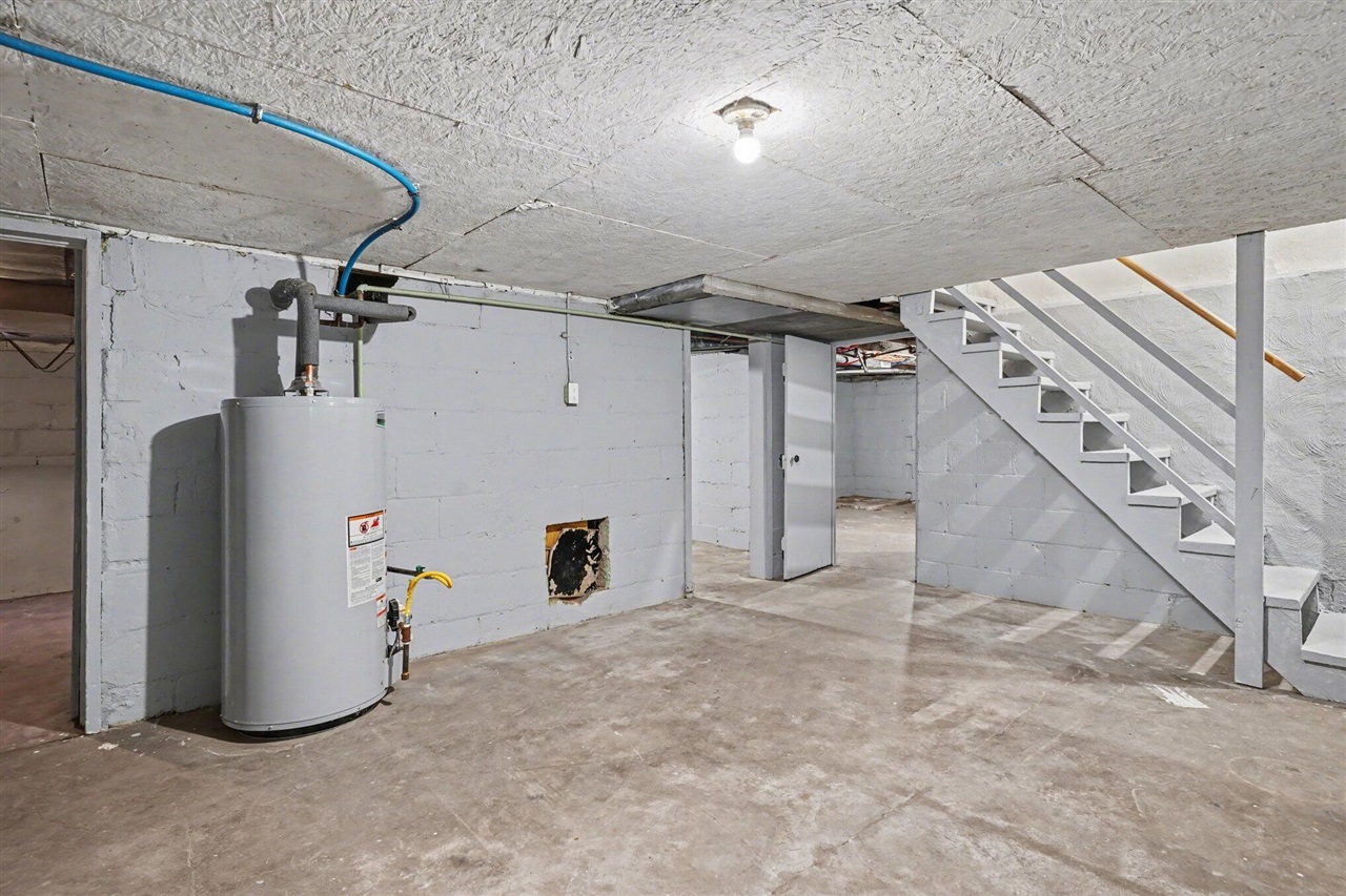 12 E 19th Street, Holland, MI, 49423-4227