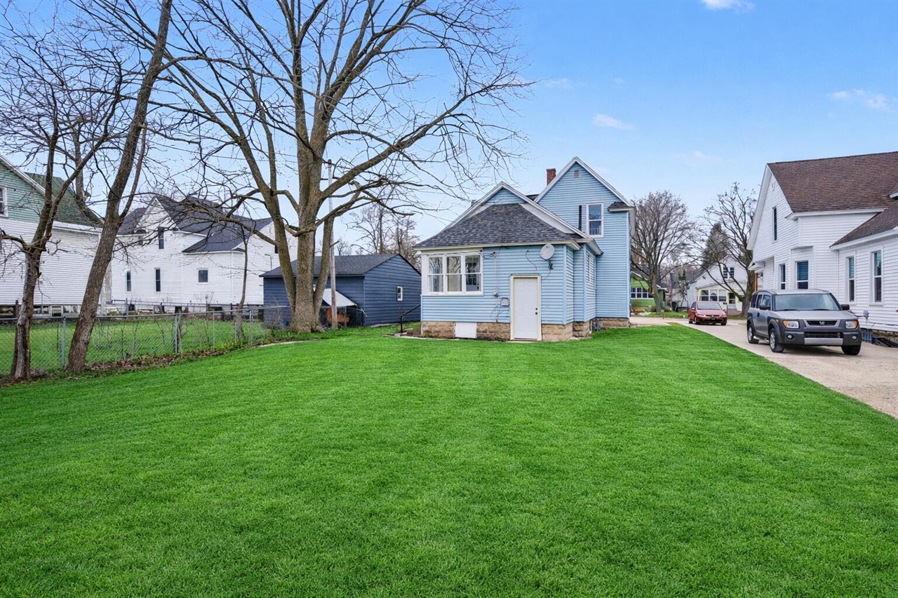 12 E 19th Street, Holland, MI, 49423-4227