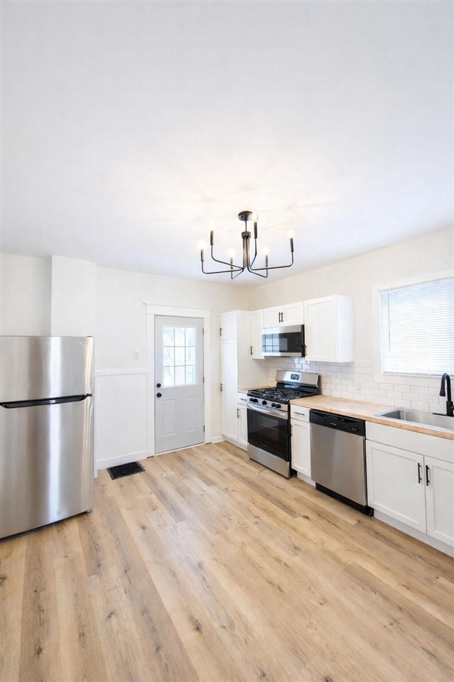 12 E 19th Street, Holland, MI, 49423-4227