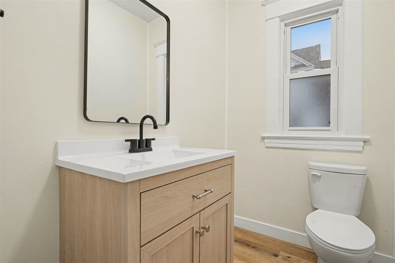 12 E 19th Street, Holland, MI, 49423-4227