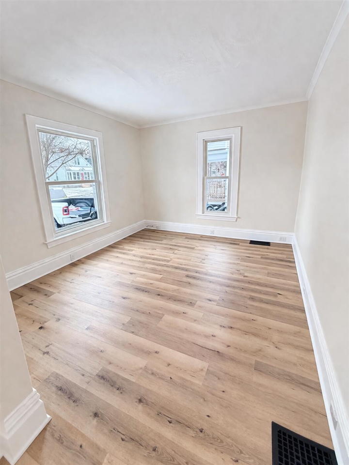 12 E 19th Street, Holland, MI, 49423-4227