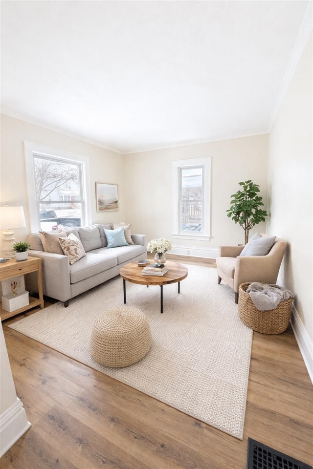 12 E 19th Street, Holland, MI, 49423-4227